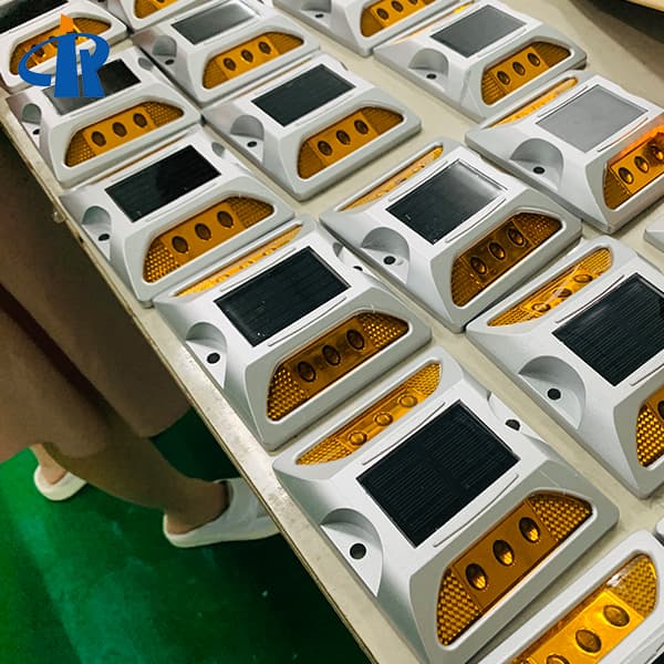 Red Synchronized Solar Pavement Markers With Stem